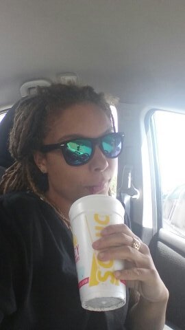 2liveb's profile picture. 