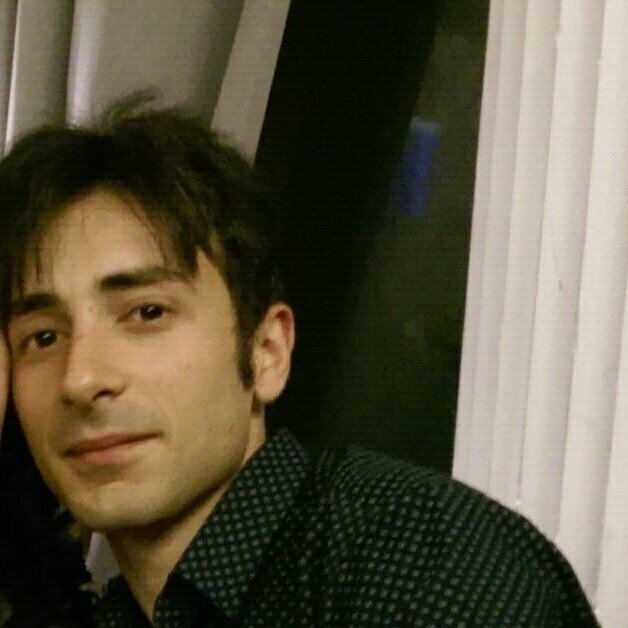 Sono un esperto nel settore della telefonia, ho lavorato come consulente di iphone,samsung,nokia e BlackBerry basta chiedere e vi aiutero' in qualsiasi cosa.