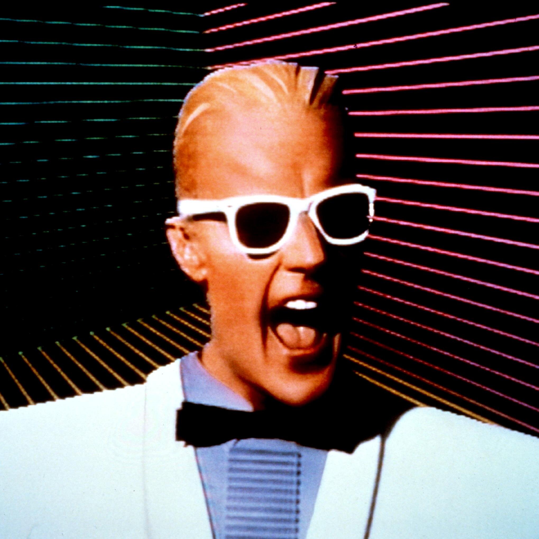 He's a freakin' nerd... Jesus Christ, help us all, Lord Operador en...