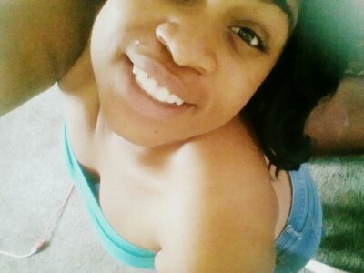 Heart_Undone's profile picture. Fuck a bio!!