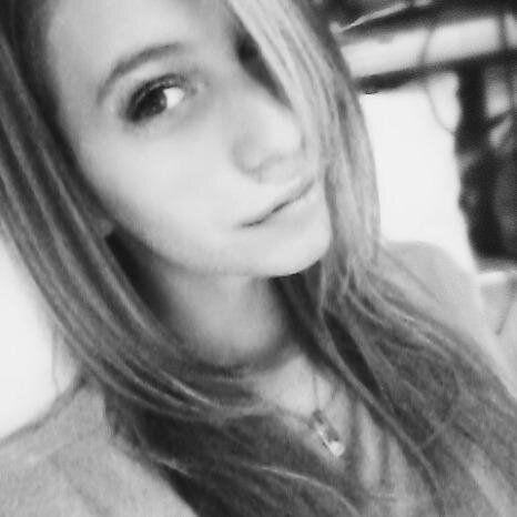 CatyStruck's profile picture. enquanto vc ta lendo isso eu ja te beijei 369 vezes   ♥♥