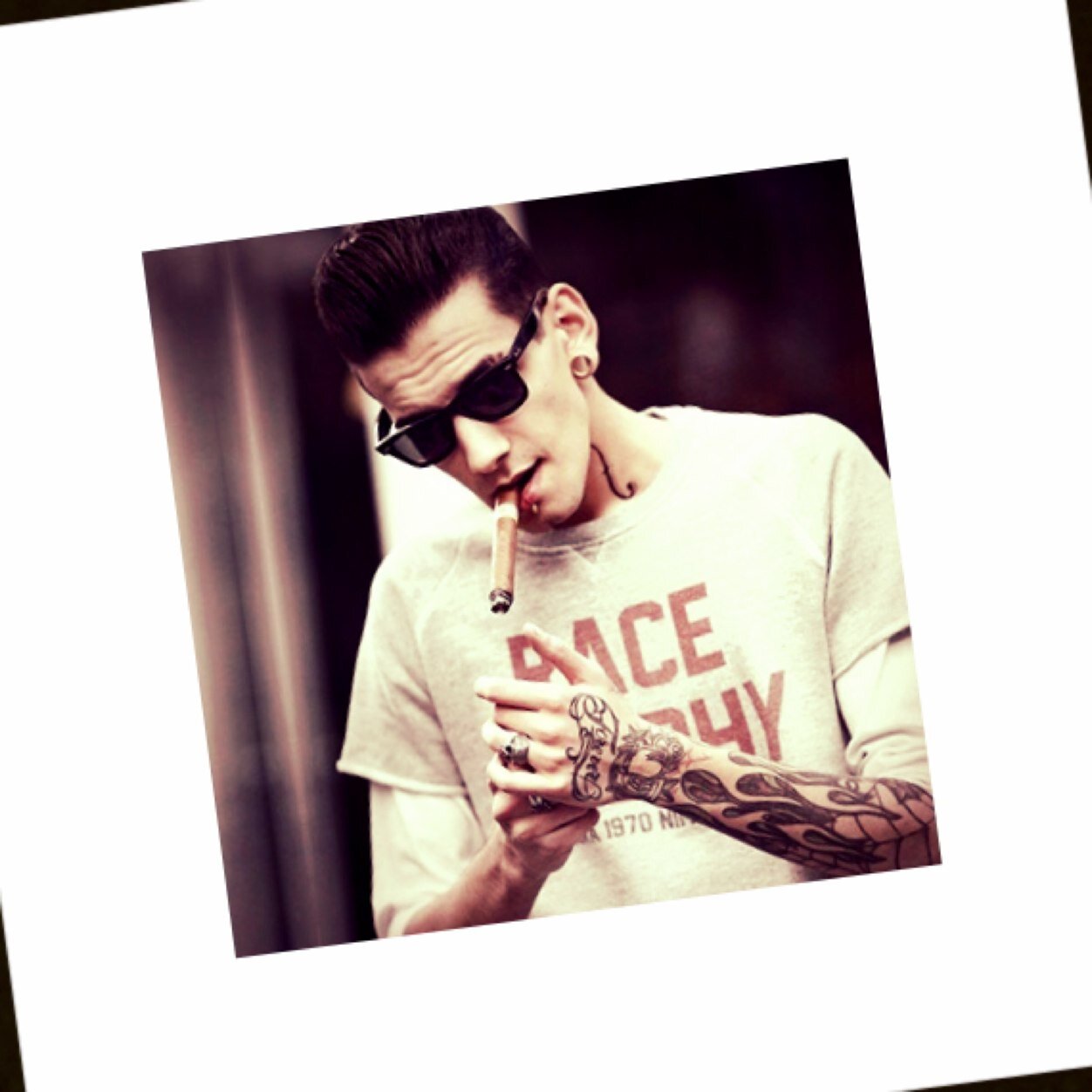 25|Bisexual|love tattoos|single