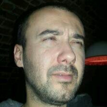Uticajni twiteras. Ljude hvatam na dobrotu. Dobar sam prema drugima i oni mi vraćaju istom merom. Nije uopšte teško...