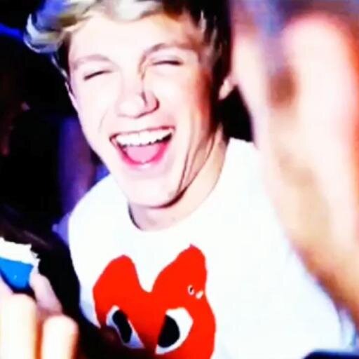free follow! please follow @intrepidhoran instead :)