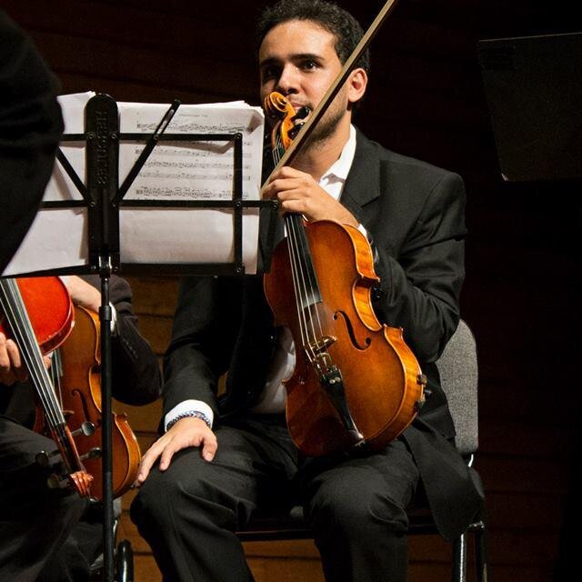 Director artístico  de la Fundación Filarmónica de Santander - Director Orquesta Filarmónica Juvenil de Santander - Polo Democrático