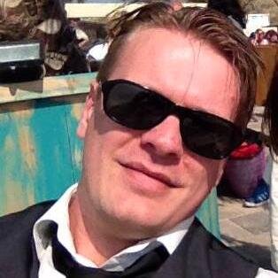 Man van @LieveLizzy / vader van Samuel en Tess / Santpoort-Zuid / Leraar Nederlands (i.o.) / Films / Series / Muziek / Golf / Running