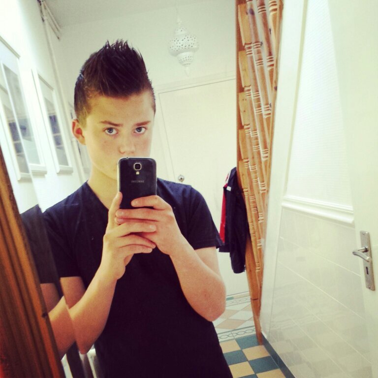 I always look forward to the weekend! INSTAGRAM: jelle_jonge SNAPCHAT: jelle_jonge