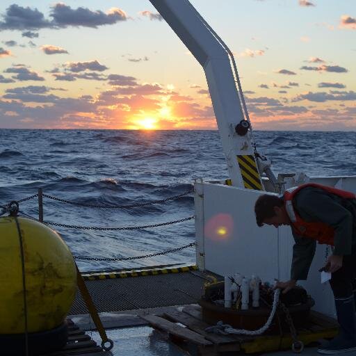 CMAST discovers innovative solutions to questions and problems in marine systems and provides effective communication of these discoveries.