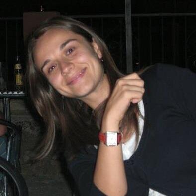 Hermana del Ángel de la Guarda. 
Educadora, pastoralista...caminando por la vida, ahora en tierras astures.