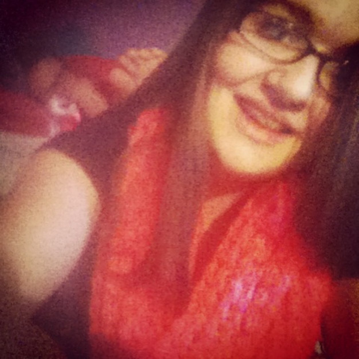 My name is Hannah im a HUGE Taylor Swift fan i love softball and im 16 !