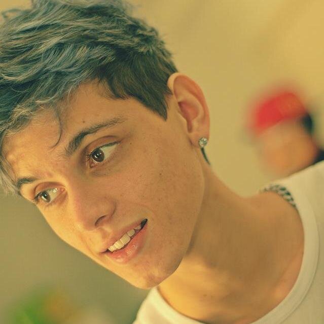 (19/05/14) So ele me satisfaz (;                                                                    Dona: @GirLevada