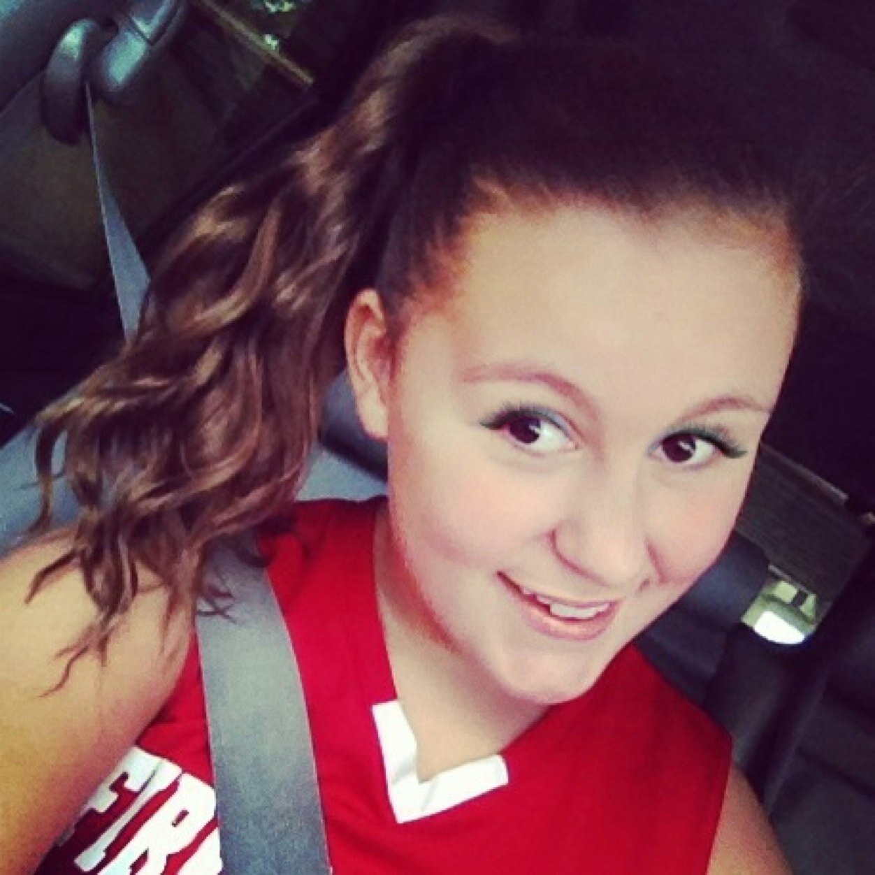 ValerieSwaggo's profile picture. Y-you
O-only
L-live
O-once