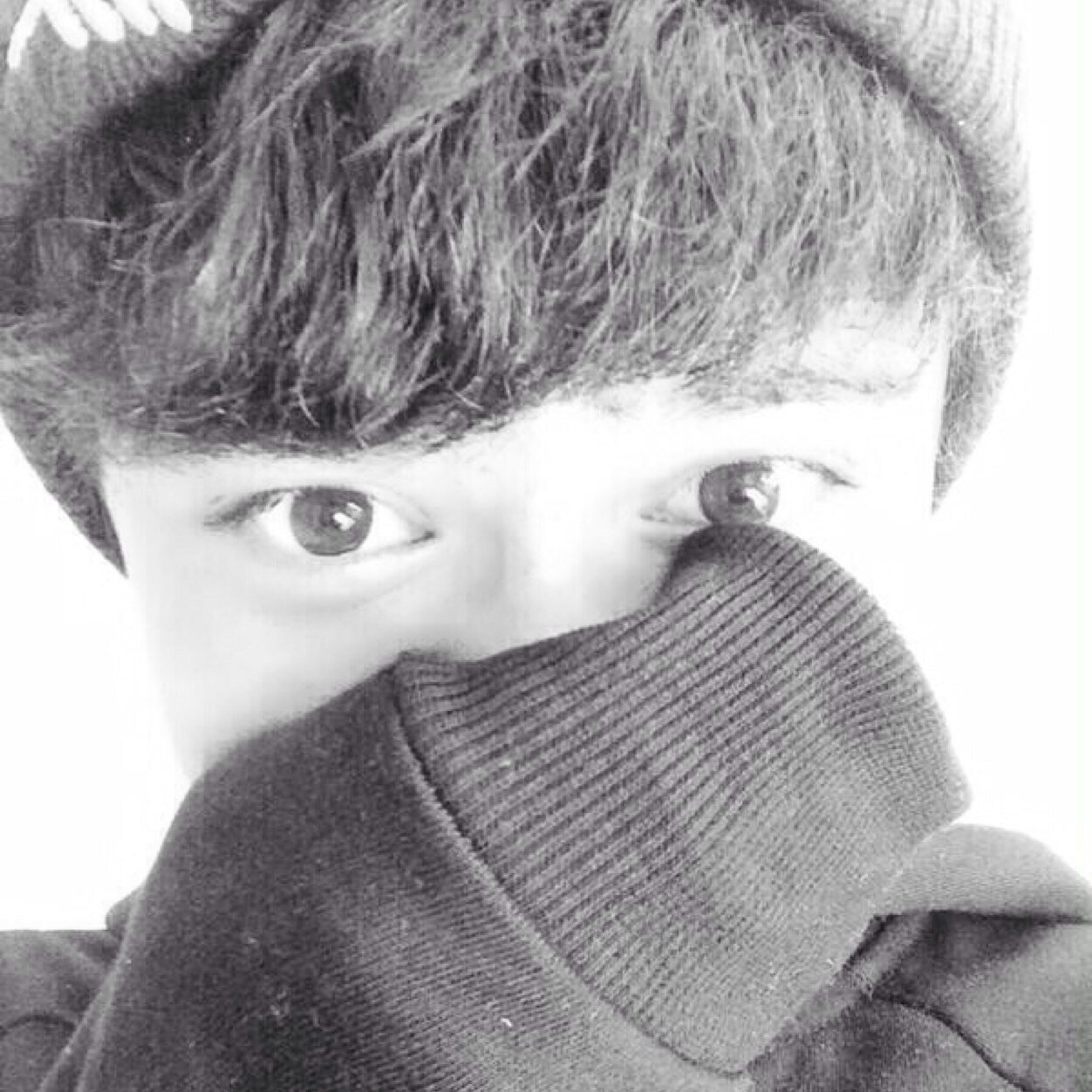hi you just got a free follow from @mochafrapmikey :) i love you!