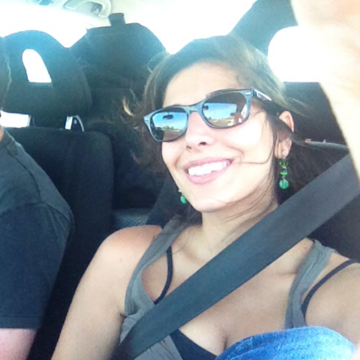 Wife to a wonderful man. Mum to an awesome girl. Graphic designer & Project manager.