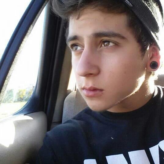 AdanCortes11's profile picture. La vida te pondrá obstáculos, pero los límites los pondrás tu 3