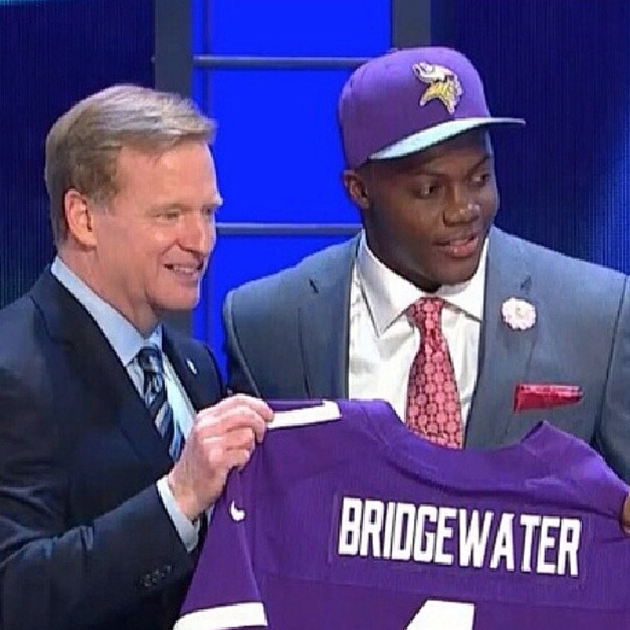 Rookie Quarterback for the Minnesota Vikings. |Adrian Peterson is my main hommie| |Poppin' Molly's and Putting in Work| *Parody Account*
