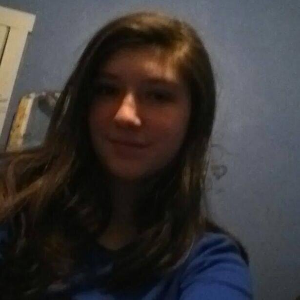 Loves Dr. Who, Harry Potter and Frozen. Love One Direction. Single. 14 years old. Gamer. Plays softball. Love singing. I ship Larry Stylinson.