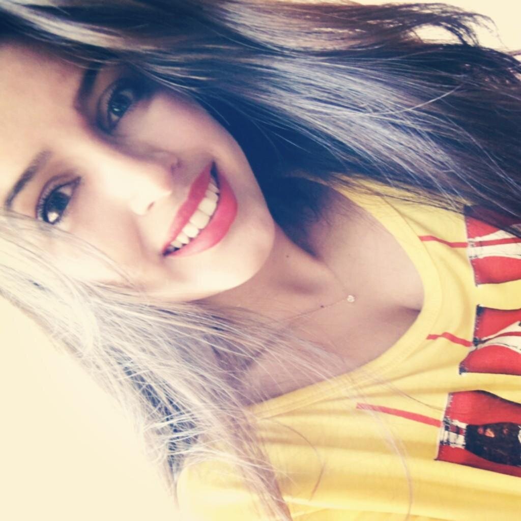 jeh_mrs's profile picture. E o riso dela? Era algo absolutamente dominador. Ninguém tinha a menor chance diante dele. ❂ http://t.co/Dbcdxj8sbQ