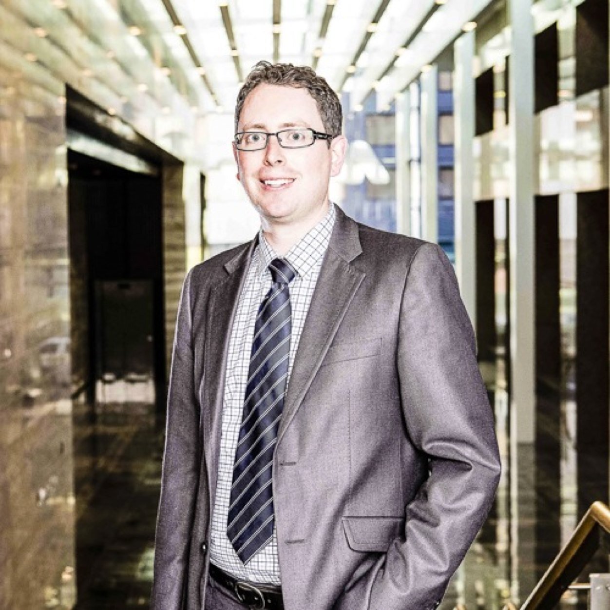 Likes to travel, meet people and try new things. Problem solver @ANZ_NZ.