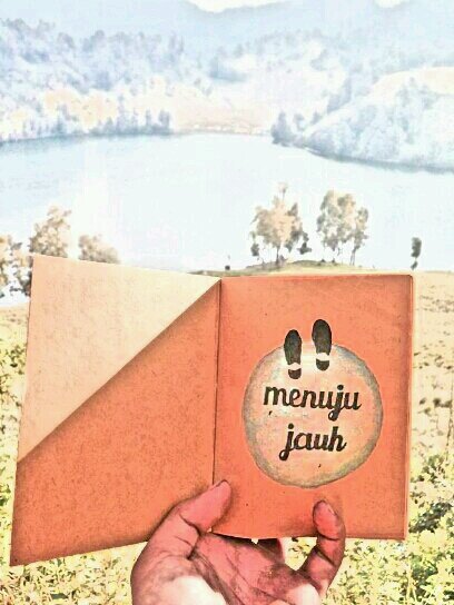 ada kalanya kita perlu 'menuju jauh' untuk merasa merindukan dan dirindukan.