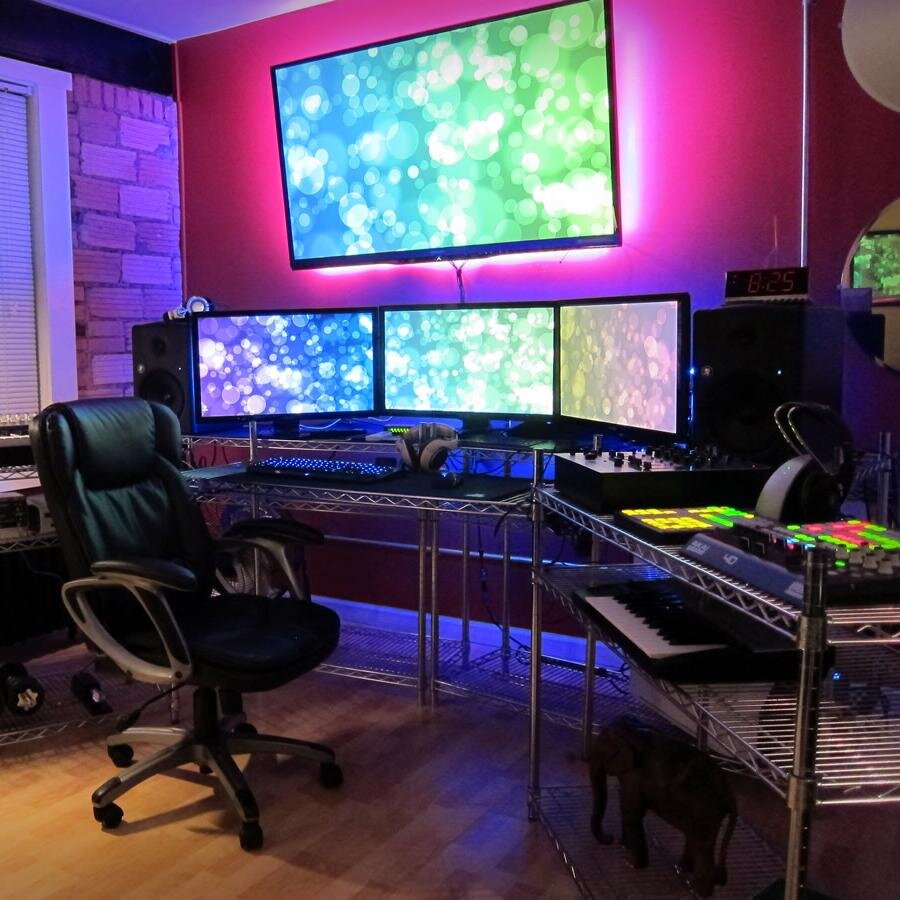 Featuring some of the best gaming setups on the internet. Check Us Out http://t.co/hIgCJHqF5m