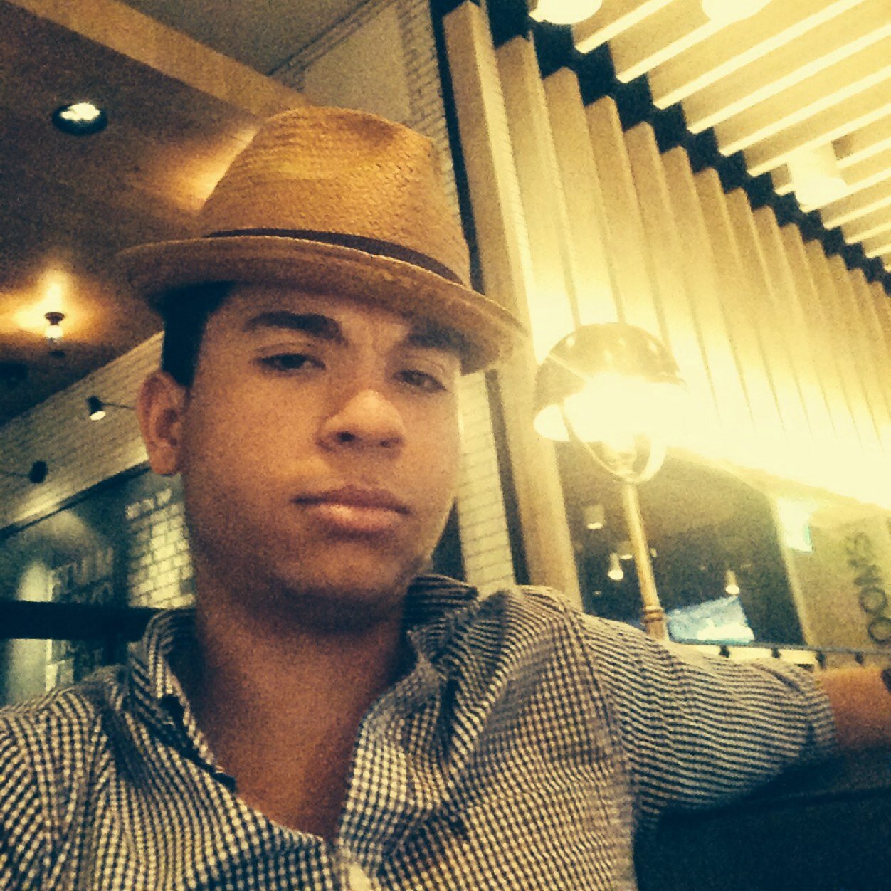 liteskin_wonder's profile picture. Being cool is eazy, it takes practice to be awesome #bartender #miami #OXnupe