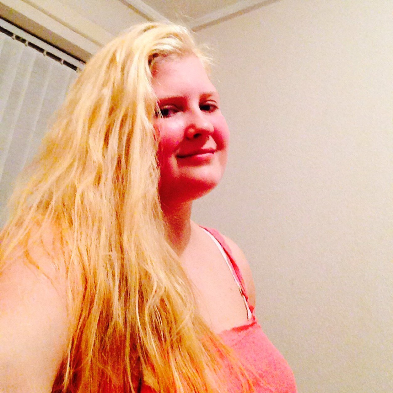 KellyNataliek16's profile picture. 