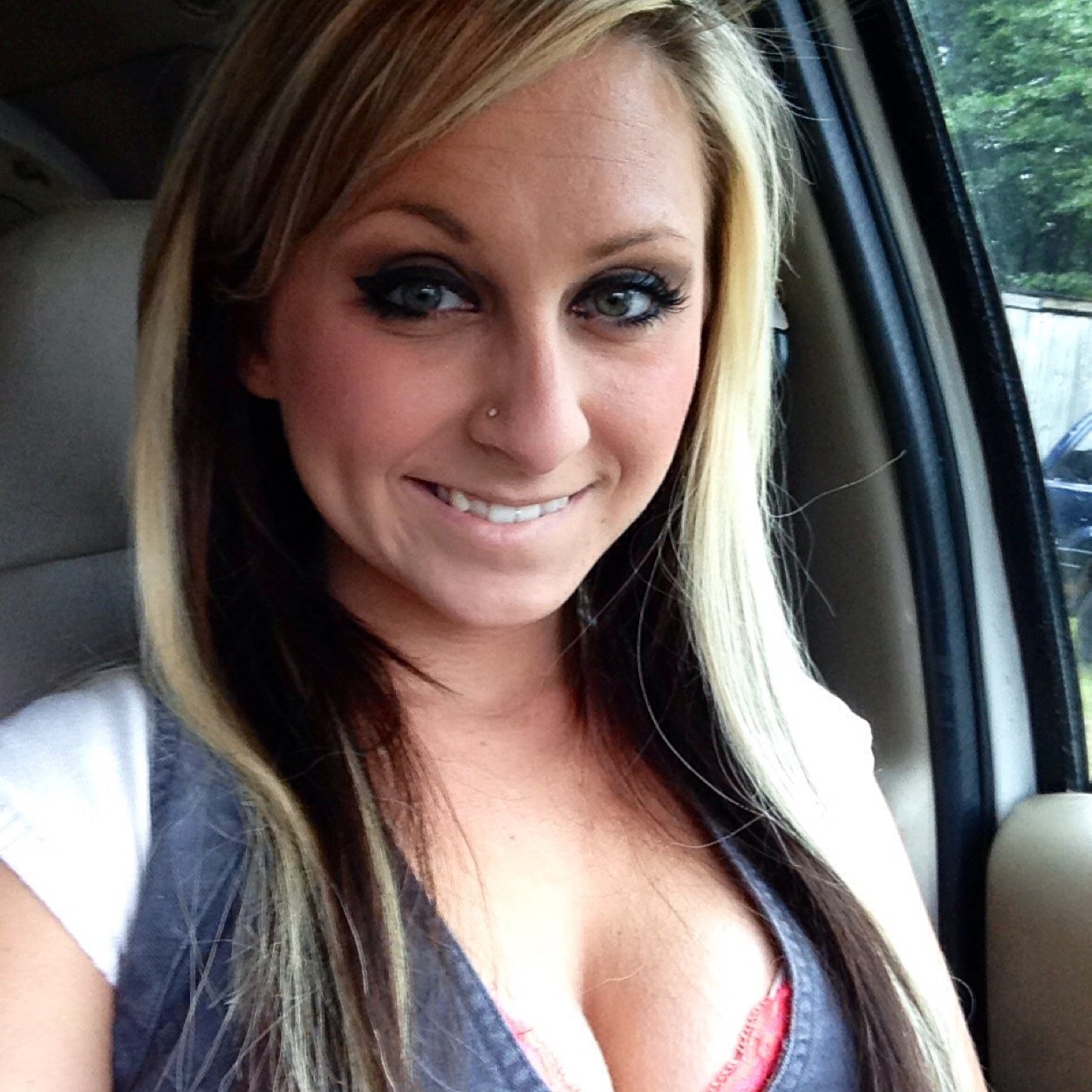 Model 18+
Living life, outgoing, sexy and full of southern charm!!