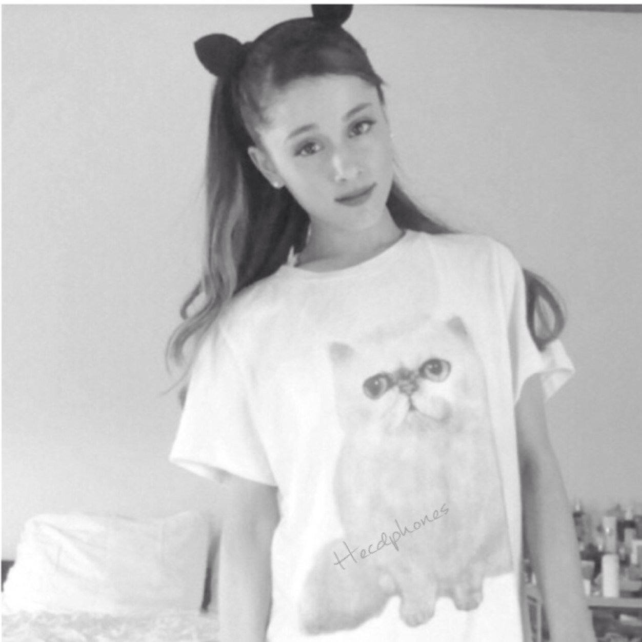 Free follow from @Httpgrcnde dont follow this acc. :)