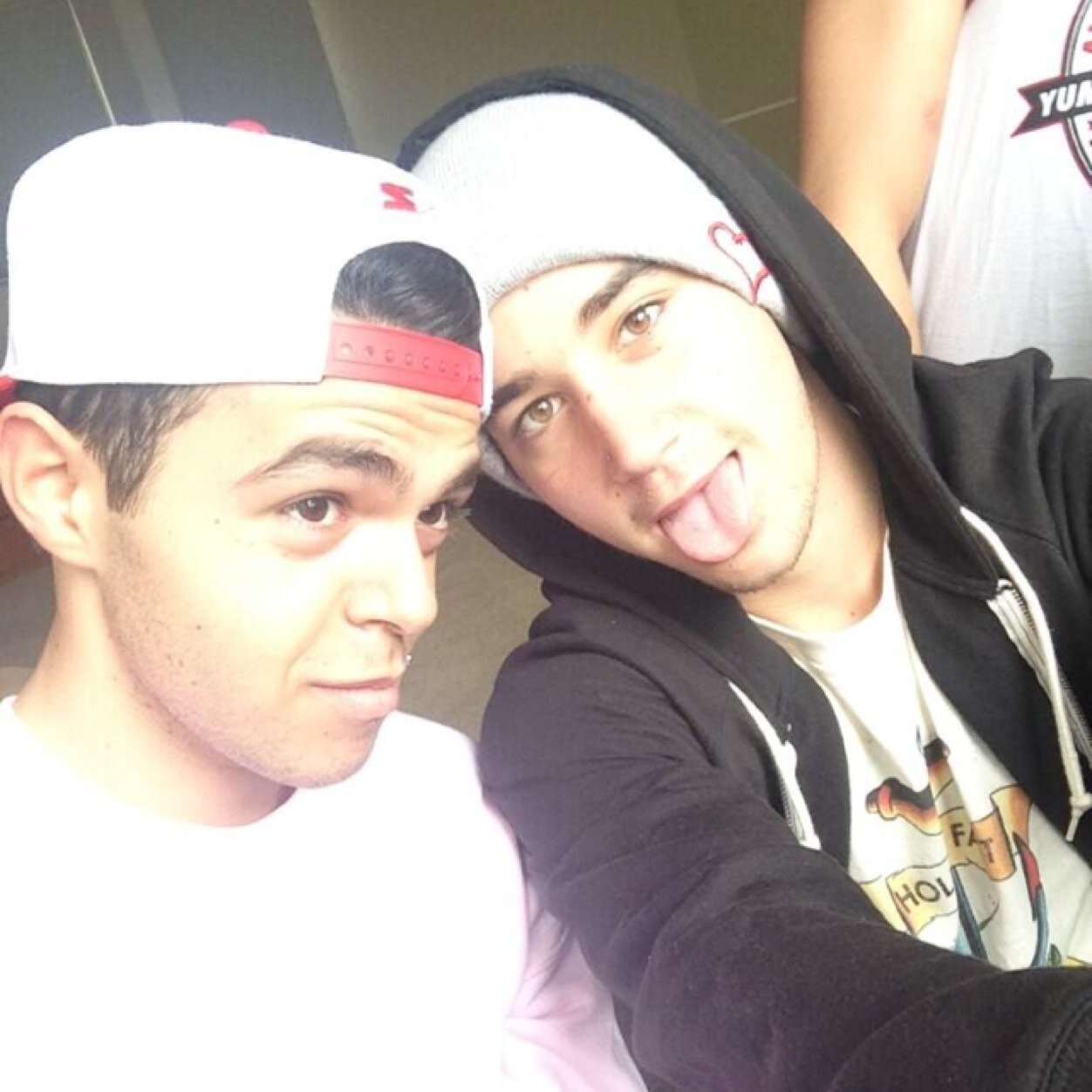 (RP) Hey Im James | Best Friends are Luke,Jai,Daniel,Beau,and Ronnie Diamond | 18 | 1/5 Janoskians | #GotCakeTour2014 | #RGEG | Stella - Beautiful girlfriend ❤️