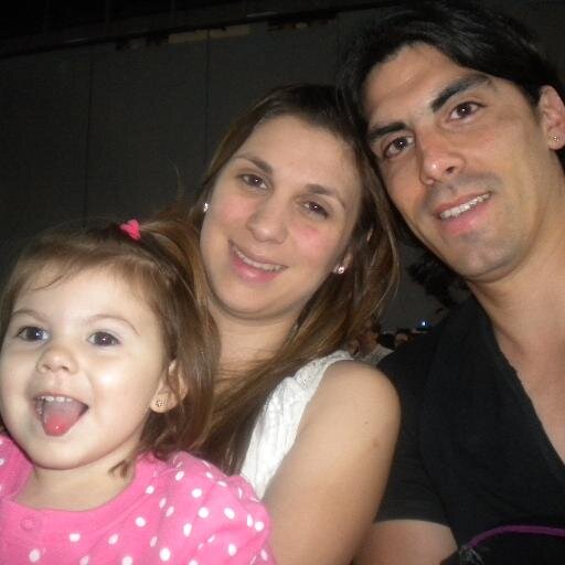 Ex jugador de fútbol, actual laburante!!!
Casado, con 3 hermosos hijos! fanático hincha del mas grande del interior! Newells Old Boys!!