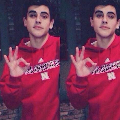 PLEASE follow @OMGilinsky_ ! She will follow back as soon as she can . @OMGilinsky_ :)