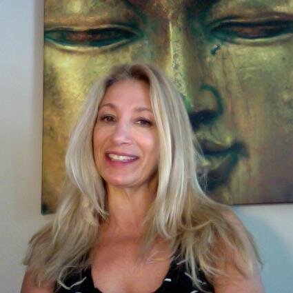 Hypnotherapist/NLP Practitioner & Online Business Coach, ExPat & World Traveler w/laptop lifestyle, here to help YOU. join my newsletter below 🔽