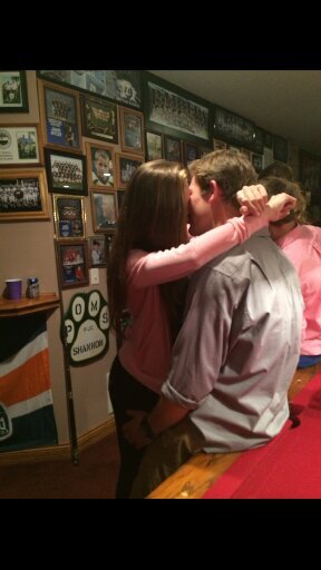 EvenWeird's profile picture. im a freshman and I love senior boys #sloot