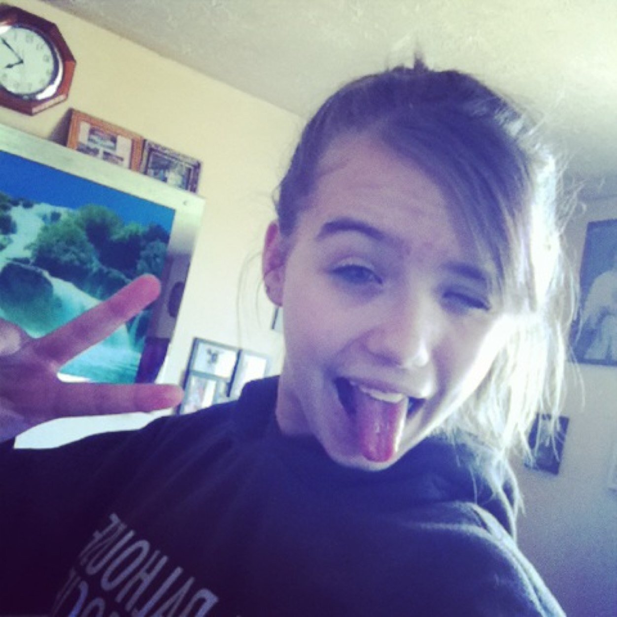 My name is jessica lynn louise lewis and i live in digby nova scotia and i have kik my kik username is jessica_lewis_2001 and my follow me on instagram!!