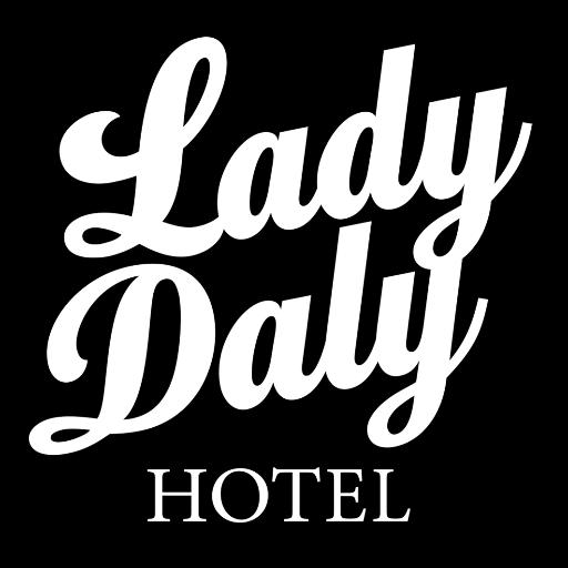 Boutique dog friendly pub next to the Adelaide Entertainment Centre. New menu, new cocktails, and new dog meals now available!