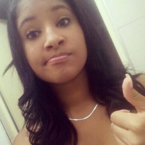 Longe ou perto tanto faz , quer seer feliz ? Corre atrás ;)