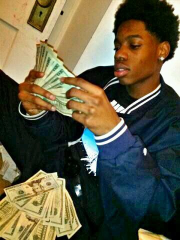 You niggas couldn't fw me If I gave you the win
