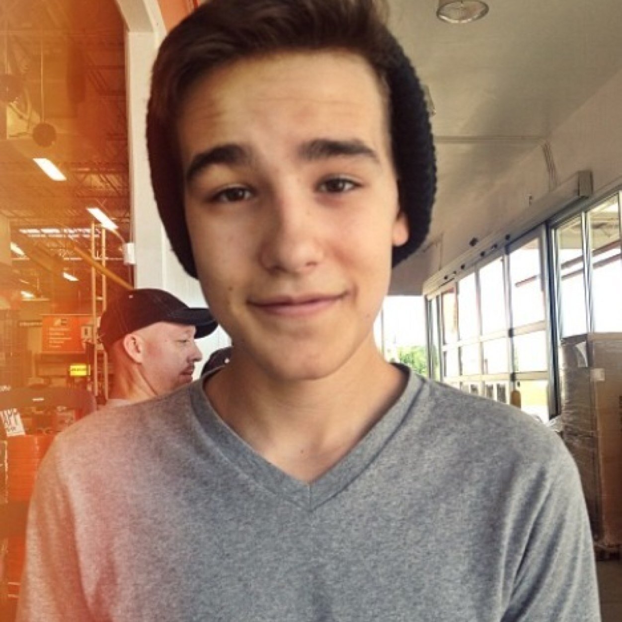 you just got a free follow from @peacejacob,follow me or you will be unfollowed :) ily