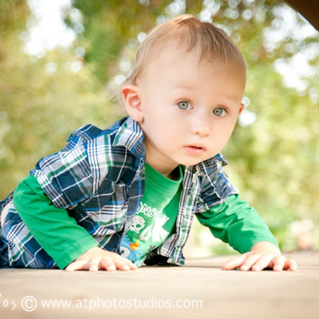 A little boy who is actually a wolf. I live with my daddy @LucasEvans_ +21 #RP