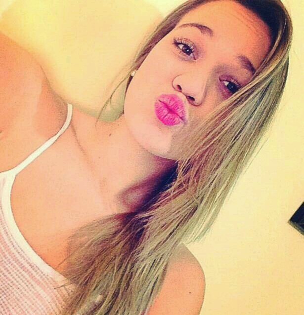 Aquariana, 17 anos! http://t.co/zxlODCIQDq…