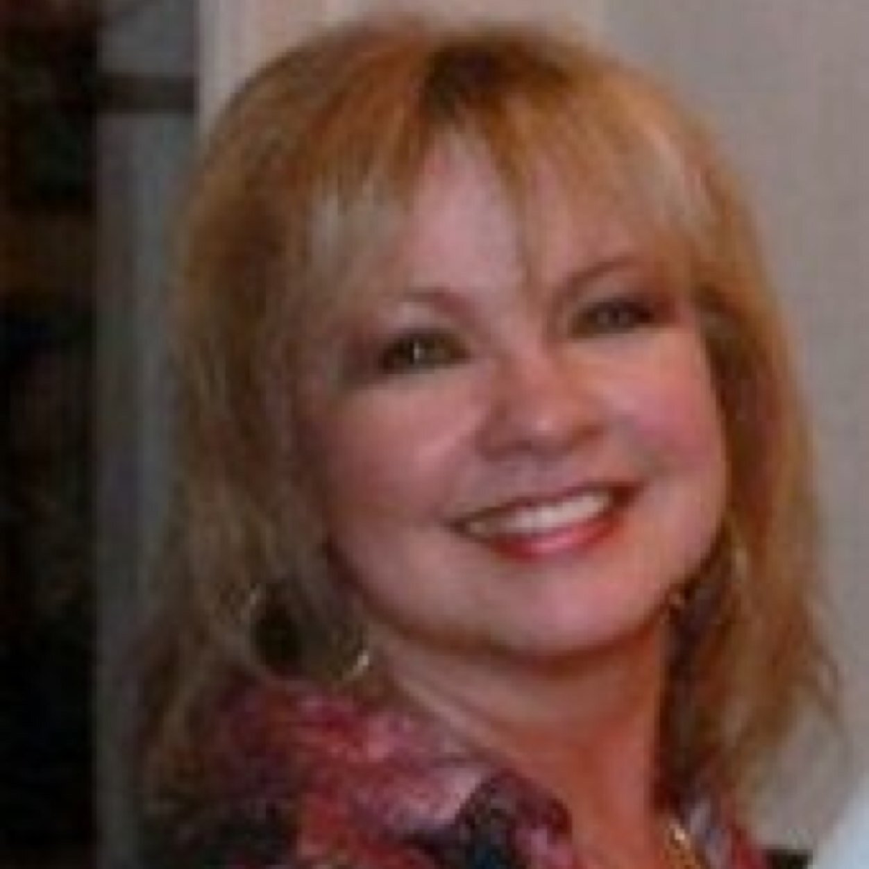 Mom to 2 sweet rescue dogs, I love, live, & breathe all things French, Paris is my happy place, & I love almost every era/genre of music. Fascinated by weather.