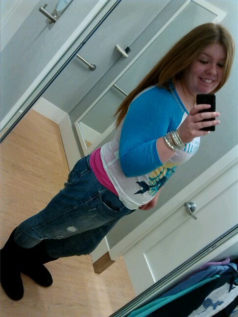 22 and livin my life to the fullest♥ God first:) Its all about the smiles and tears, life is about facing ur biggest fears★