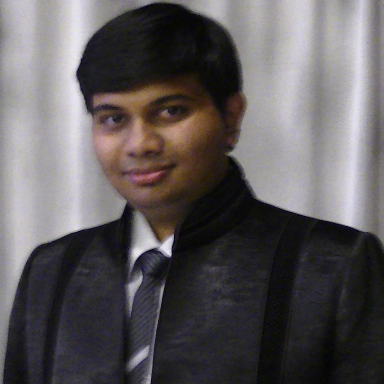 Student at NIT,Surat. Sports enthusiast. hindi music addict. Loves technology. and real Madrid fan.