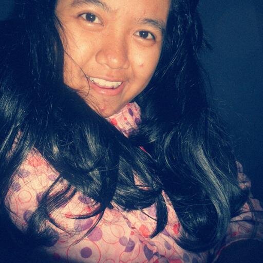 afrin_06's profile picture. Menurutku, BAHAGIA itu ketika punya banyak koleksi foto bareng keluarga kita yg bahagia, bukan banyak foto sama temen atau siapapun! =))