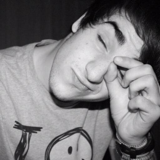 alejandrogm14's profile picture. Intento de estudiante y fracaso de futbolista. Otra cosa. Yellowcard || Atlanta Hawks, Nottingham Forest.