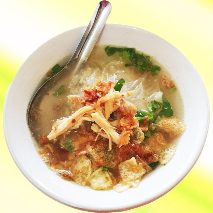 Soto Bengawan hadir di kota Solo (Surakarta) menawarkan sebuah citarasa baru di dunia kuliner Soto Ayam dengan kuah Air Kelapa.  Telp. 0271-654895.