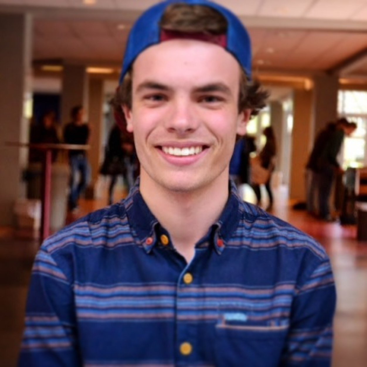 17 jaar / Surfen / Snowboarden / Longboarden