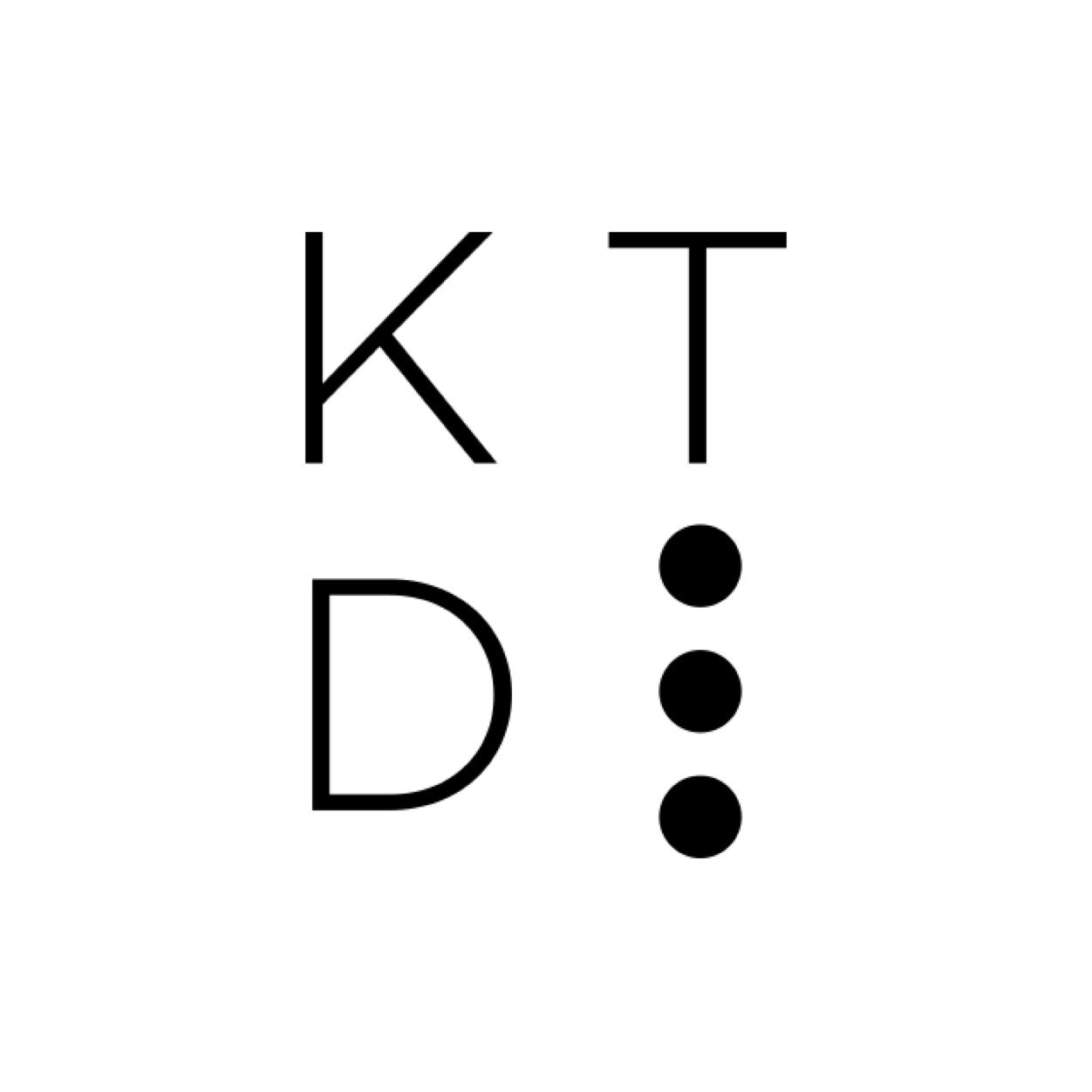 Professional makeup artist based in Scotland and working in London.