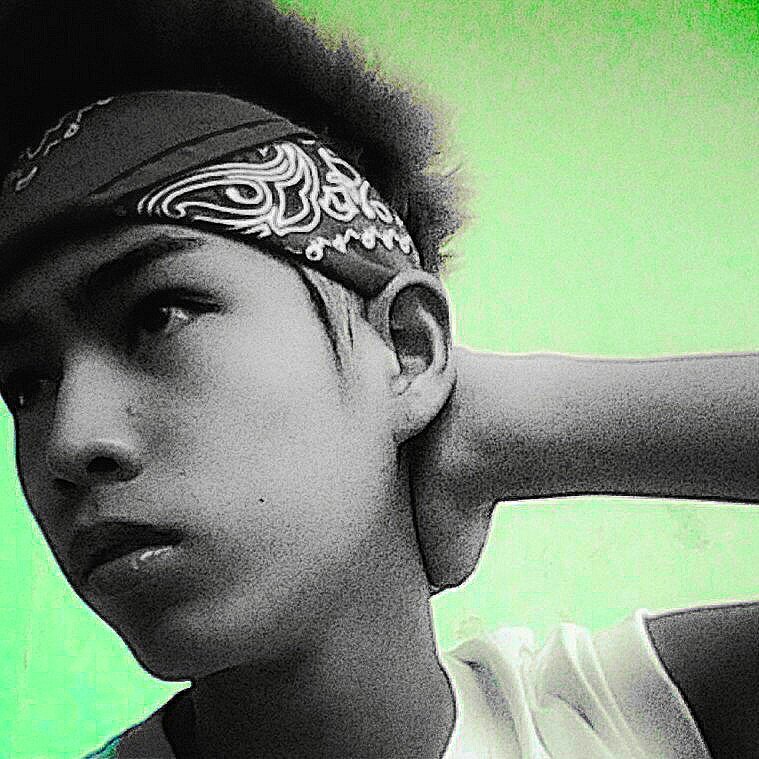 Name : Melvin Sarmiento Nickname : Vin Birthday : January 12 ,1998